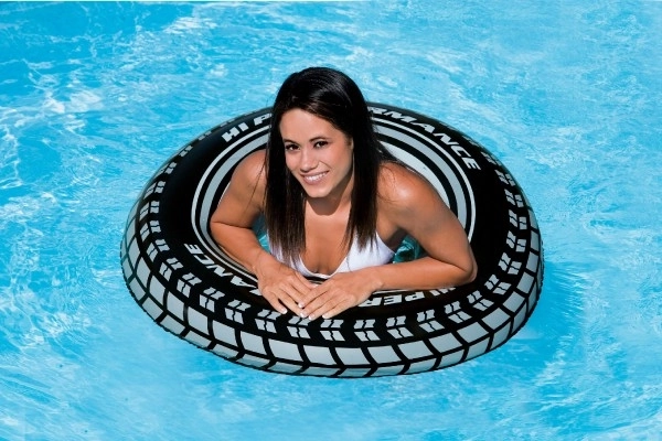 Inflatable Tire Swim Ring