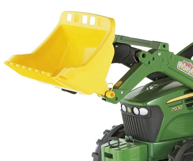 Šliapací traktor John Deere s lyžicou