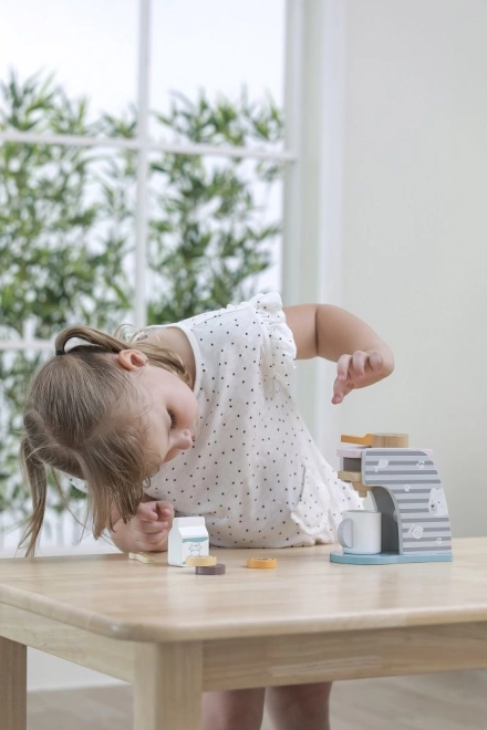 Encourages imaginative play