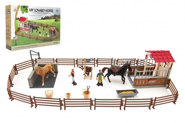 Horse Stable and Accessories Set