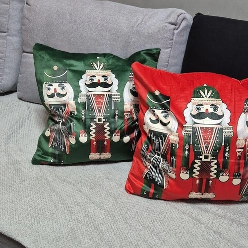 Plush Cushion Cover 40x40 cm Nutcracker Holiday Design