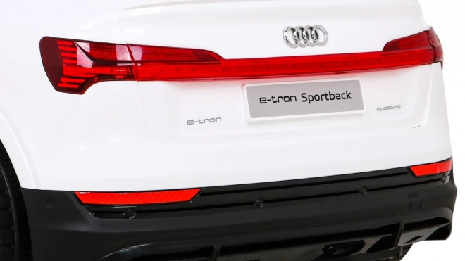 Audi E-Tron Sportback pre deti + Pilot + pohon 4x4 + pomalý rozjazd + rádio MP3 + LED – Biela