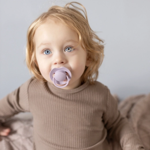 Lahka, trpežna in varna za razvoj ugriza in govora