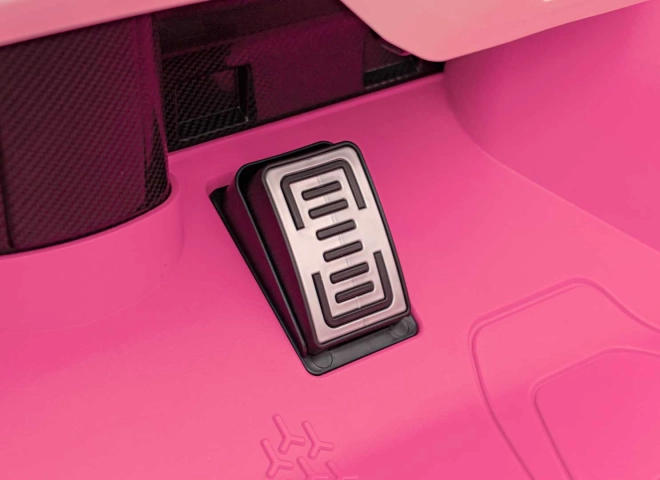Ružové vozidlo Lamborghini Sian – Ružové
