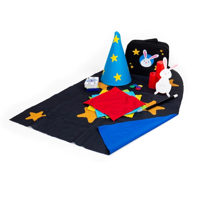 Cape and hat for a true magician look