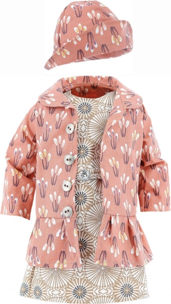 Elegant coat with a creative pattern