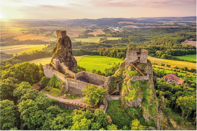 Castle Ruins Trosky 1000 Piece Puzzle