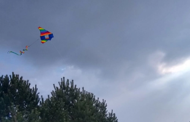 Spinning Rainbow Kite