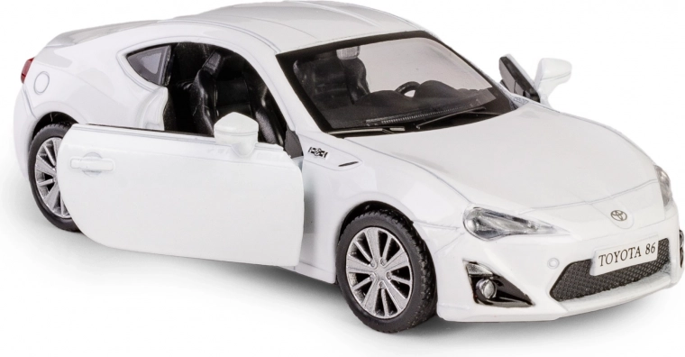 Nyitható ajtók és részletgazdag belső tér