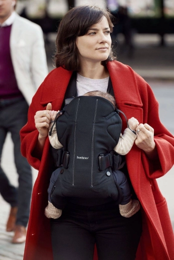4 ergonomic carrying positions for every age