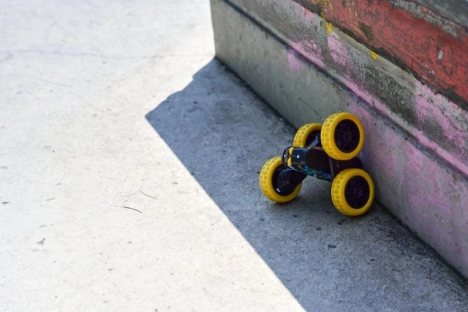 Remote Control Fire'N Frost Flippy Car