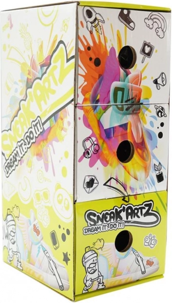 Markers with blow effect for a creative look