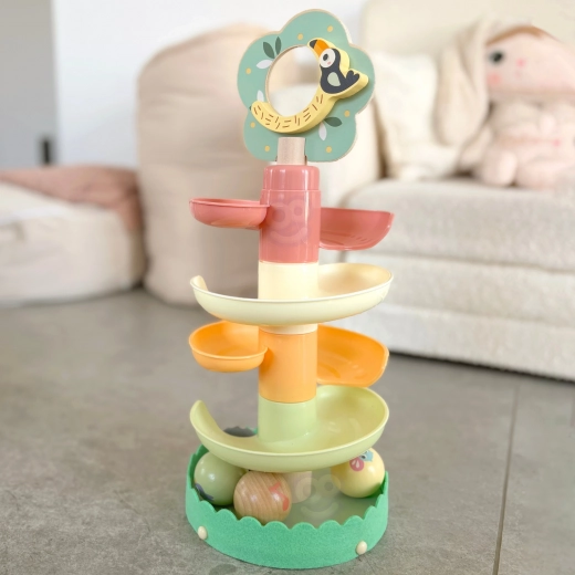 Egyszerű összerakás 6 színes elemből