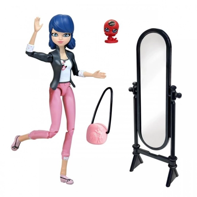 Miraculous: Ladybug and Cat Noir Marinette Figurine