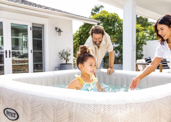Aufblasbarer Whirlpool mit quadratischem Design für 6 Personen 196x71 cm mit Premium-Zubehör von INTEX