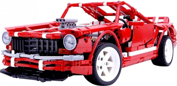 Large model with wide tires