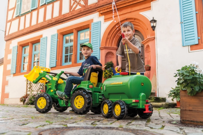 Šliapací traktor John Deere s lyžicou