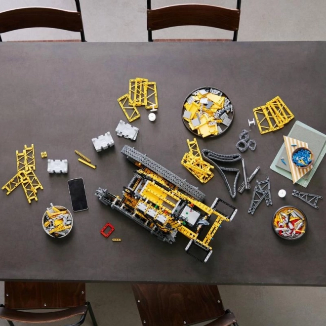 Crawler Crane Liebherr LR 13000 LEGO Technic Set