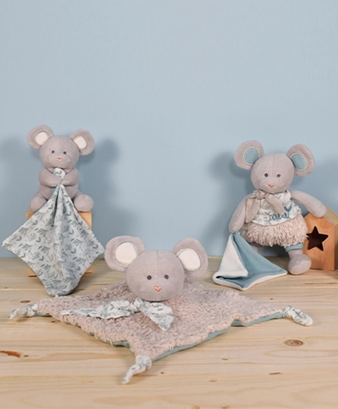 Plush Mouse Gift Set with Organic Cotton Blanket