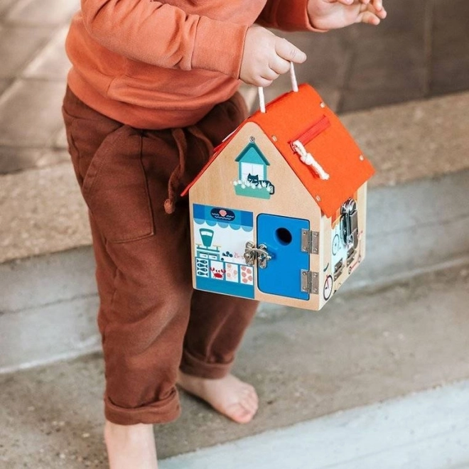 Lilliputiens Wooden House with Locks