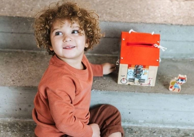 Lilliputiens Wooden House with Locks