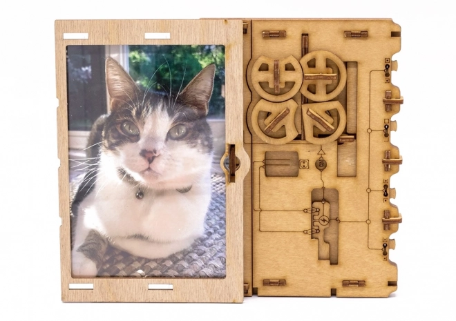 Photo Frame Puzzle by iDventure