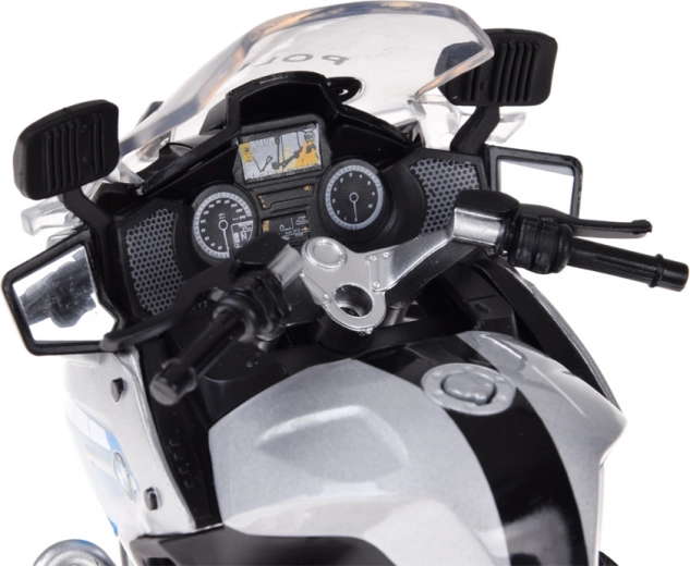 Részletes műszerfal és kezelőszervek