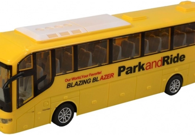 Autobus na zdalne sterowanie ze światłami