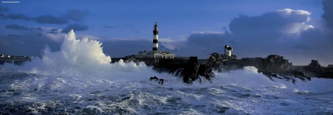 HEYE Panoramic Puzzle Lighthouse Le Créac'h Brittany