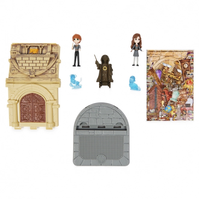 Harry Potter Room of Requirement Playset with Figures