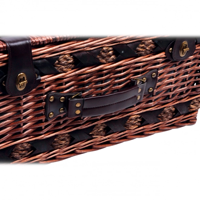 Small Foot deluxe picnic basket for 4 persons