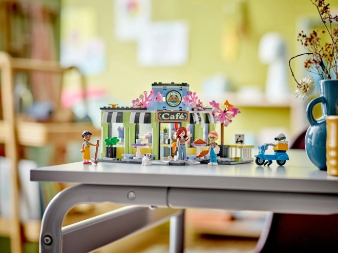 Jeu interactif avec mini-poupées