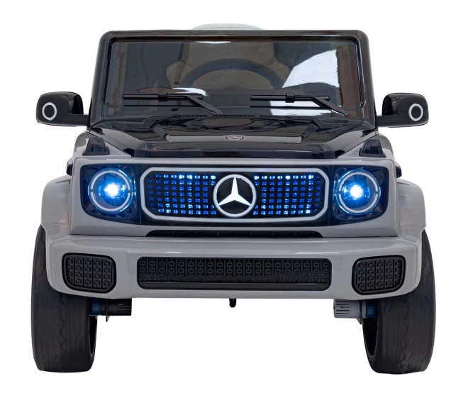 Vehiculul Mercedes Benz EQG – Stříbrné
