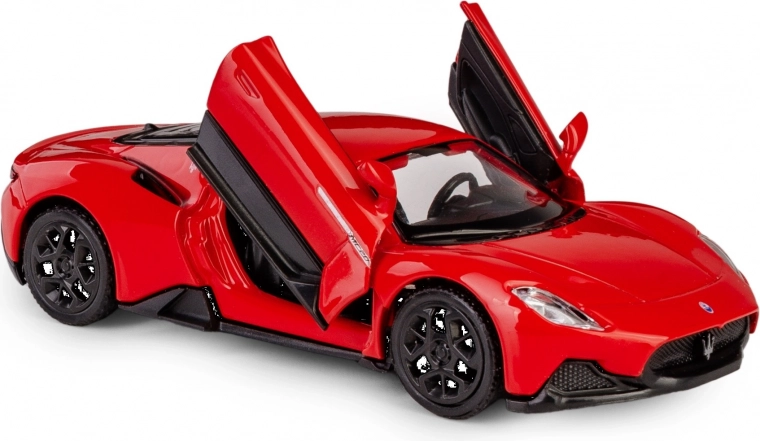 Nyitható ajtók és igényesen kidolgozott beltér