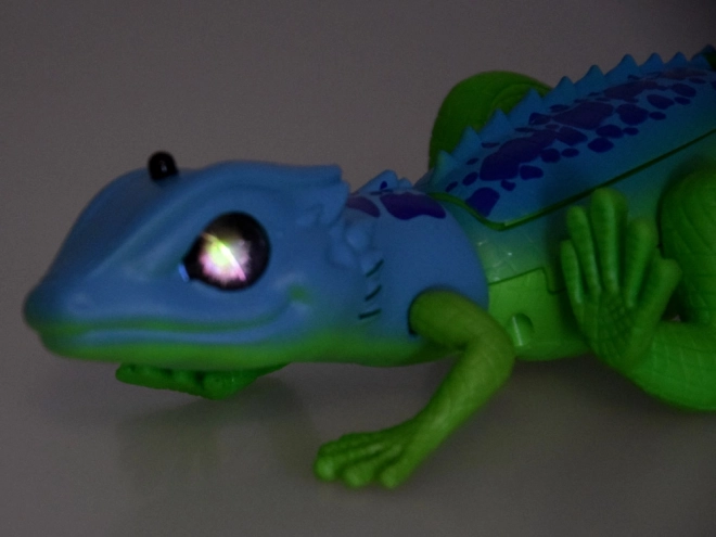 Remote-Controlled Realistic Lizard Toy