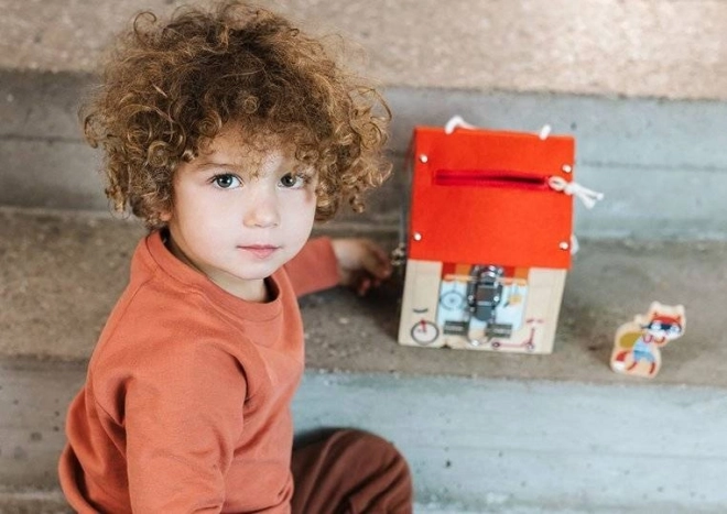 Lilliputiens Wooden House with Locks