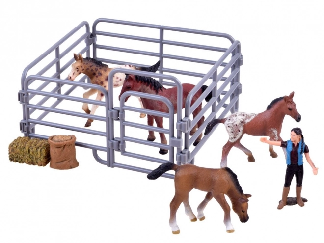 Horse Stable Figurine Set – B