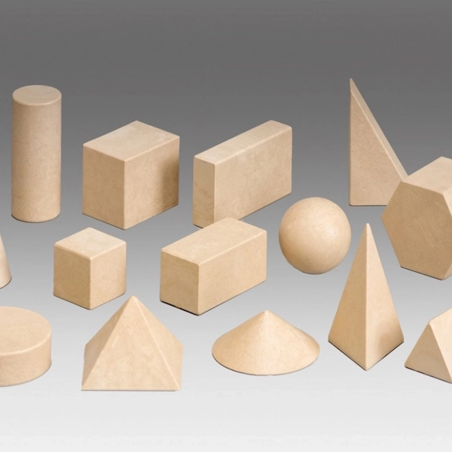 Set di figure geometriche in legno