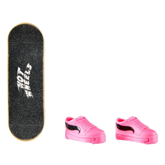 Fingerboard with Removable Skate Shoes by Hot Wheels