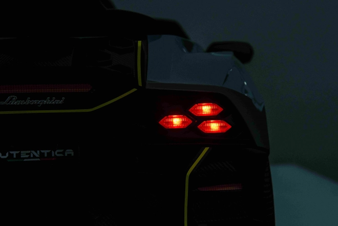 Pojazd Lamborghini Invencible Šedý