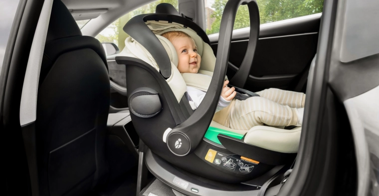 Installation sûre ISOFIX ou ceintures du véhicule