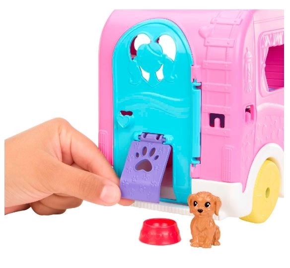 Chelsea Camper Set with Pets