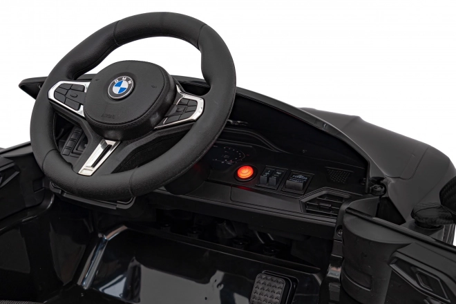 BMW M4 Biele Vozidlo – Čierne