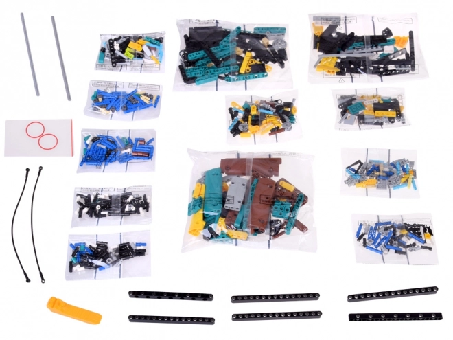 Sailboat Building Set with 675 Pieces