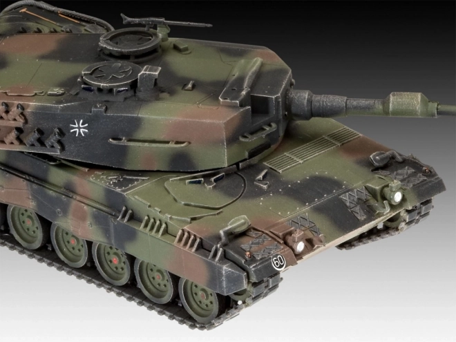 Plastic Model SLT 50-3 Elefant and Leopard 2A4 Tank
