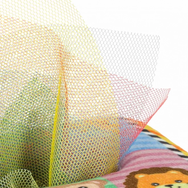 Boîte sensorielle Montessori avec mouchoirs colorés et animaux