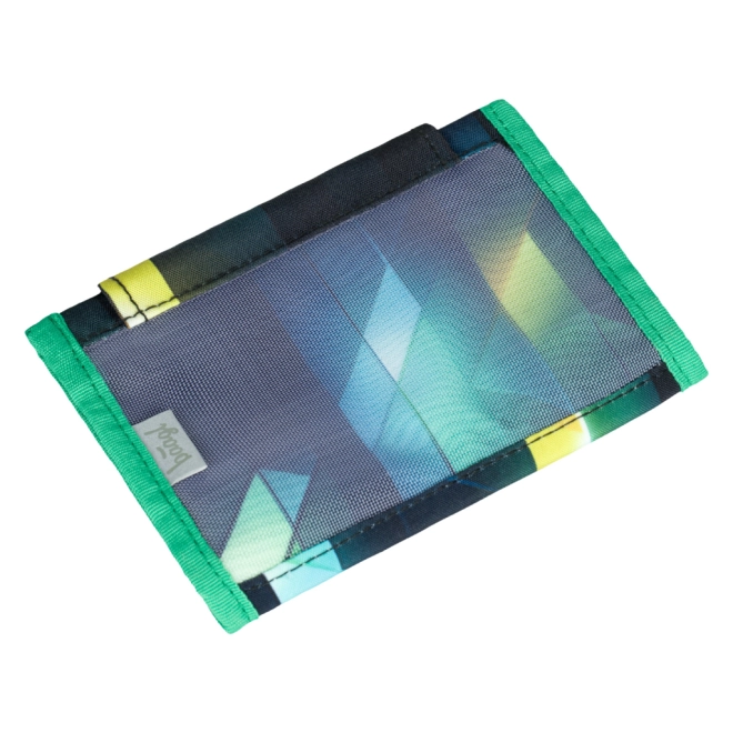 Durable build and easy closure