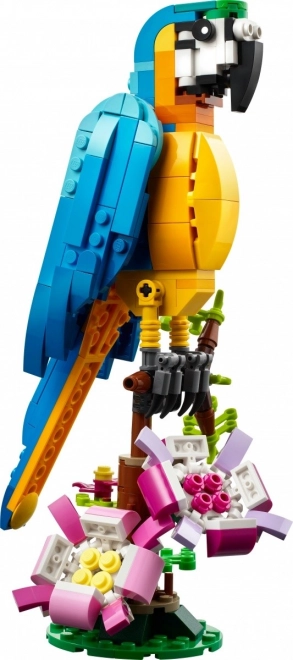 Exotic Parrot LEGO Set