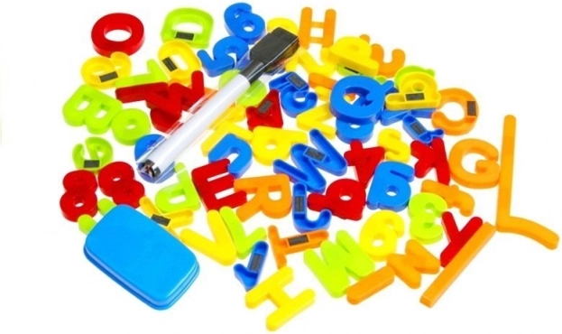 Lettere magnetiche colorate
