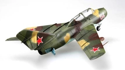 Plastic Model MiG-15UTI Midget Kit